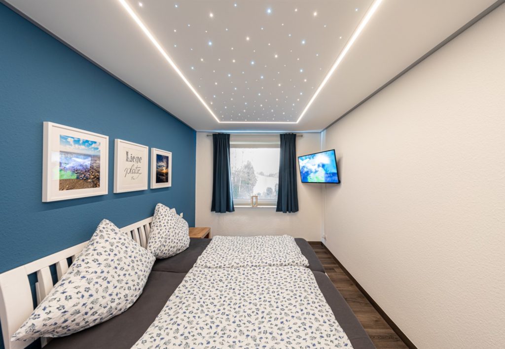 Beispiel Spanndecke Schlafzimmer weiss Modulbeleuchtung Sternenhimmel Pl